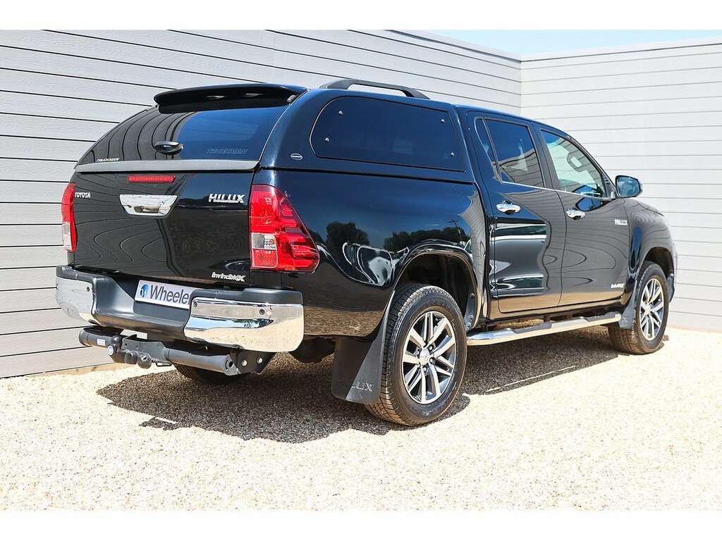 Toyota HILUX D-4d Invincible X Black #3