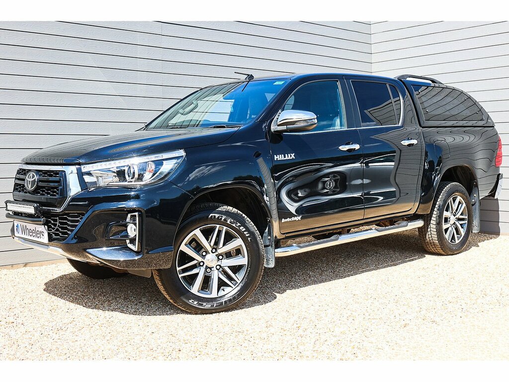 Toyota HILUX D-4d Invincible X Black