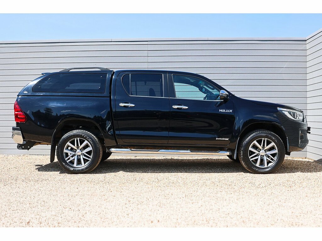 Toyota HILUX D-4d Invincible X Black #6