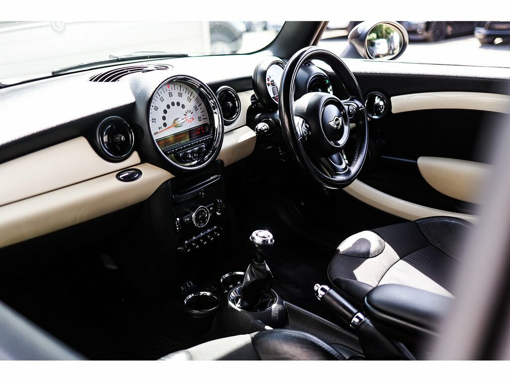 Mini Clubvan 1.6 Cooper D Van White #31
