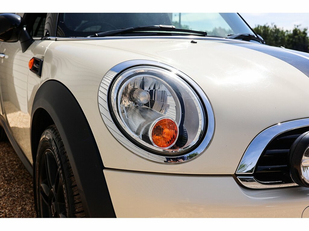 Mini Clubvan 1.6 Cooper D Van White #32