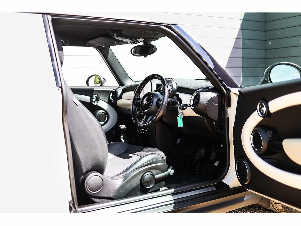 Mini Clubvan 1.6 Cooper D Van White #11