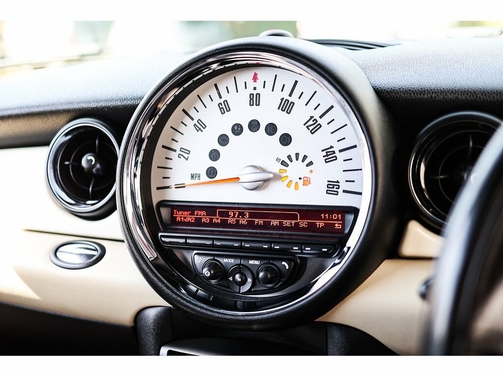 Mini Clubvan 1.6 Cooper D Van White #17