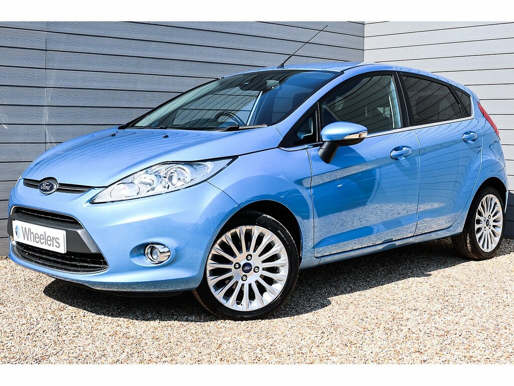 Ford Fiesta Titanium Blue
