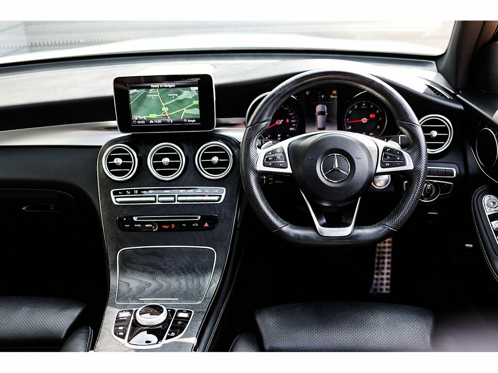 Mercedes-Benz GLC Class Glc250 Amg Night Edition White #2