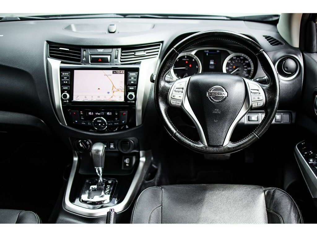 Nissan Navara Dci Tekna Grey #2