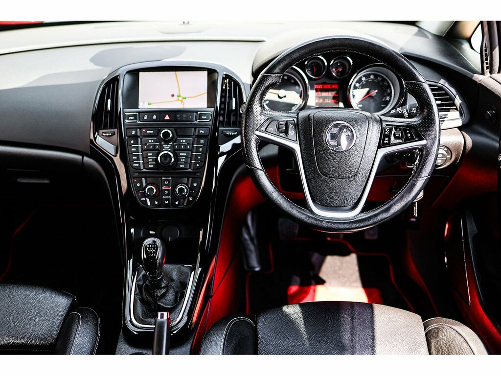 Vauxhall Astra GTC I Turbo Limited Edition Red #2