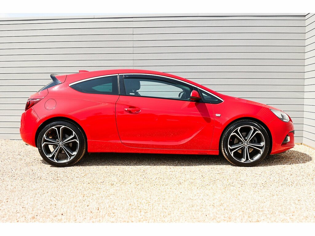 Vauxhall Astra GTC I Turbo Limited Edition Red #6