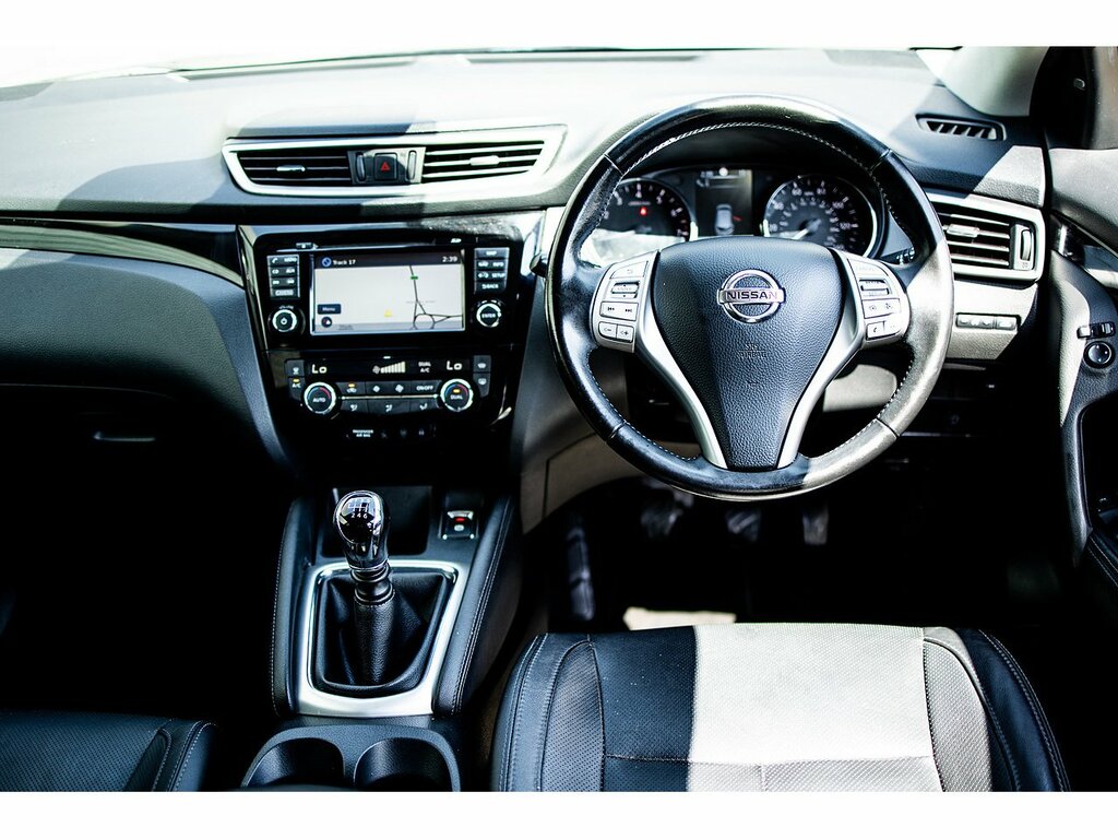 Nissan Qashqai Dig-t Tekna HG17LZB Black #2