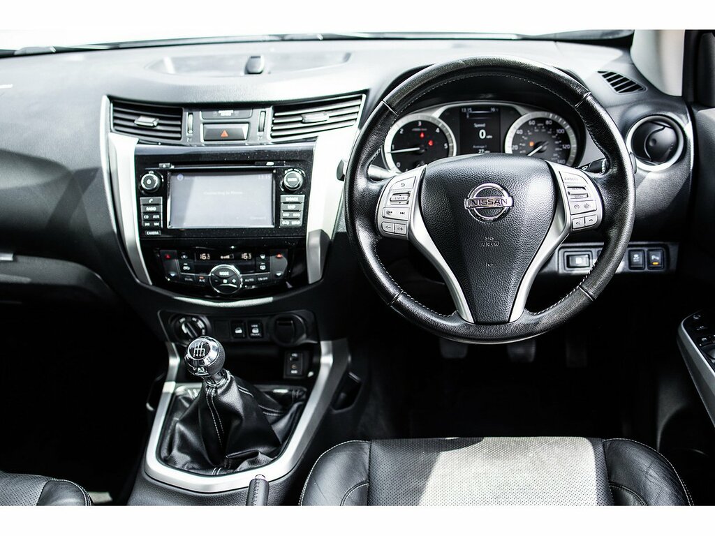 Nissan Navara Dci Tekna SY19LLX Silver #2