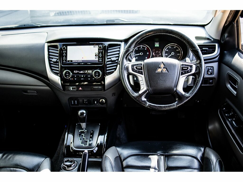 Mitsubishi L200 Di-d Dc Barbarian Green #2