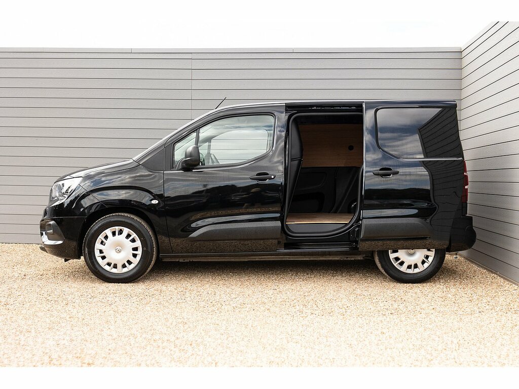 Vauxhall Combo 2300 Sportive Black #6