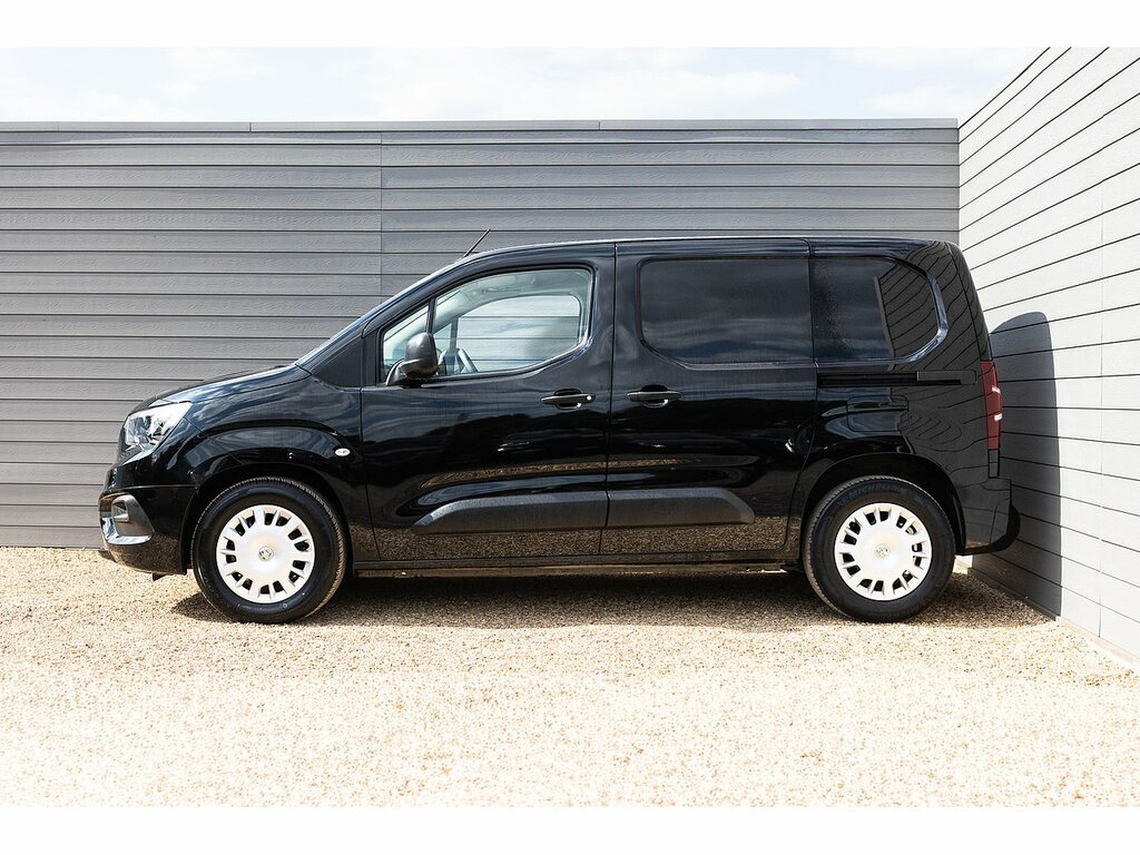 Vauxhall Combo 2300 Sportive Black #5