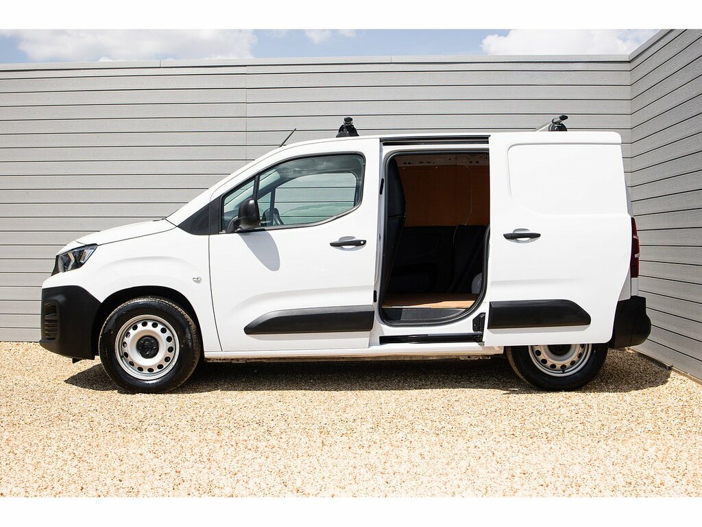 Peugeot E-Partner 800 Professional Premium White #6