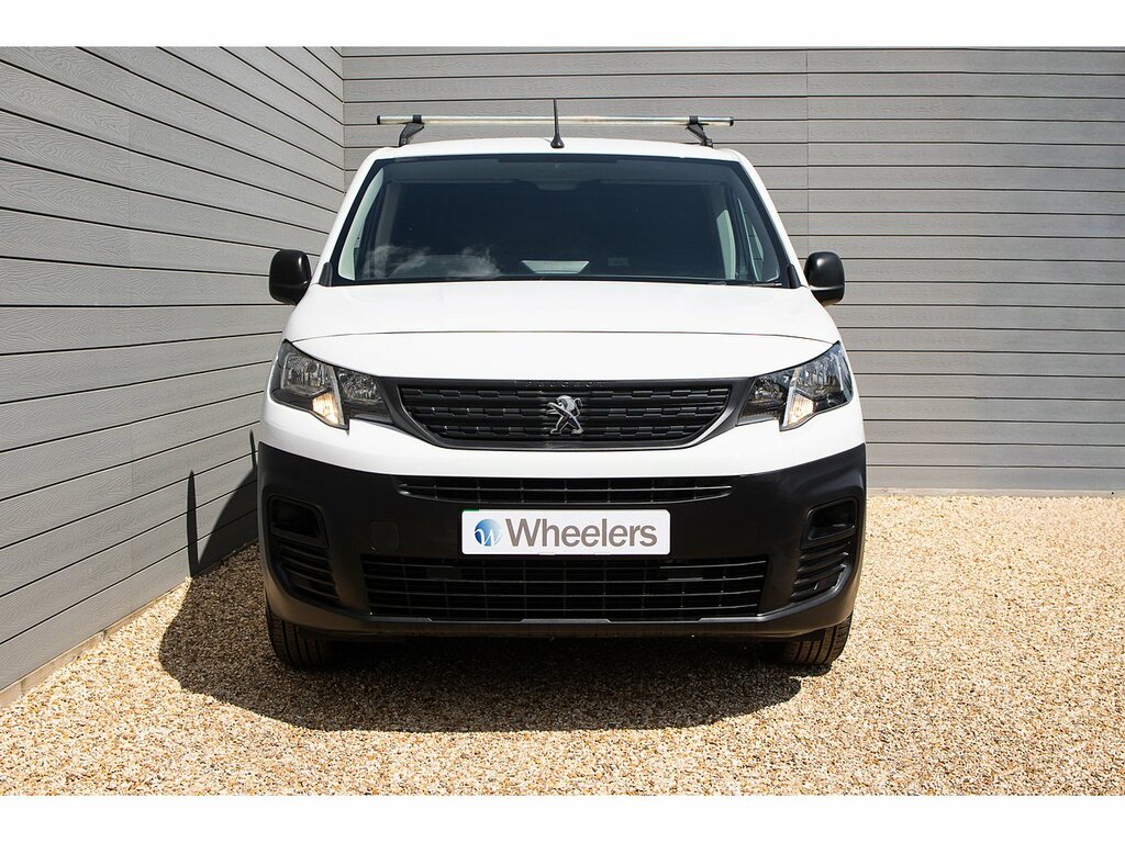 Peugeot E-Partner 800 Professional Premium White #4