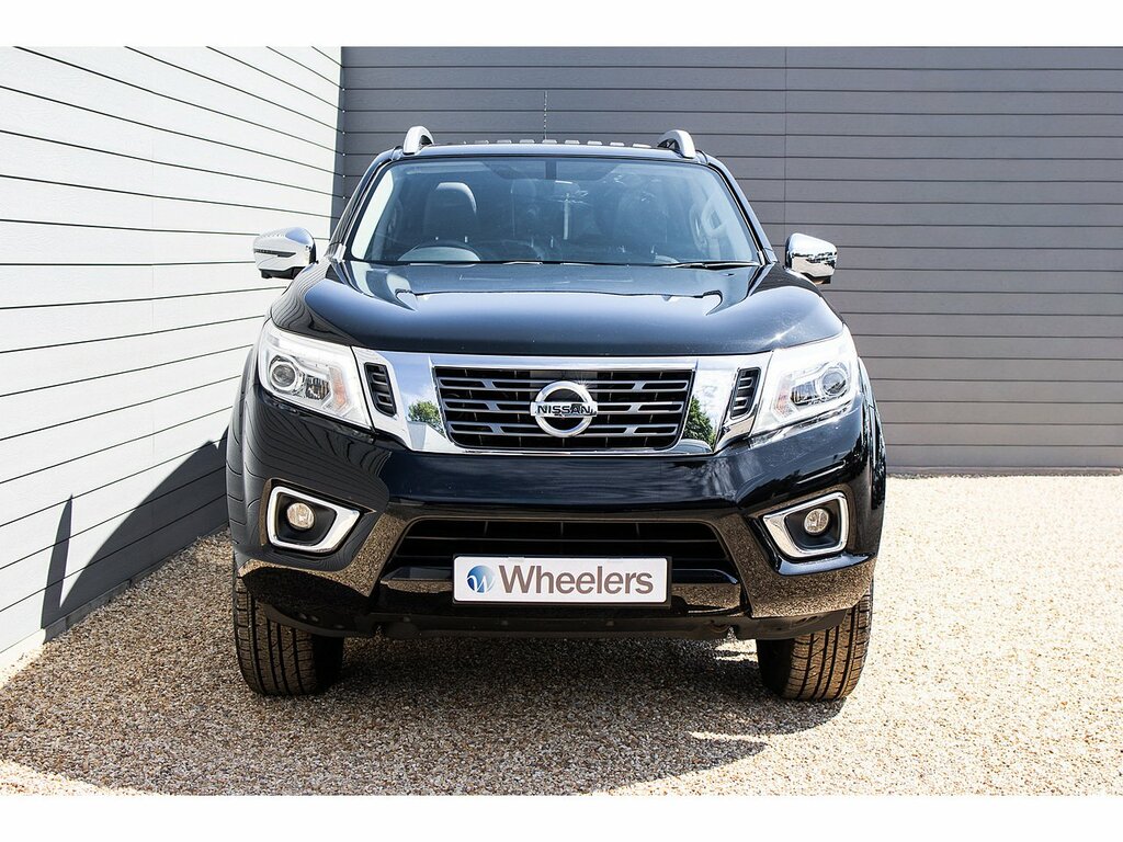 Nissan Navara Dci Tekna Black #4