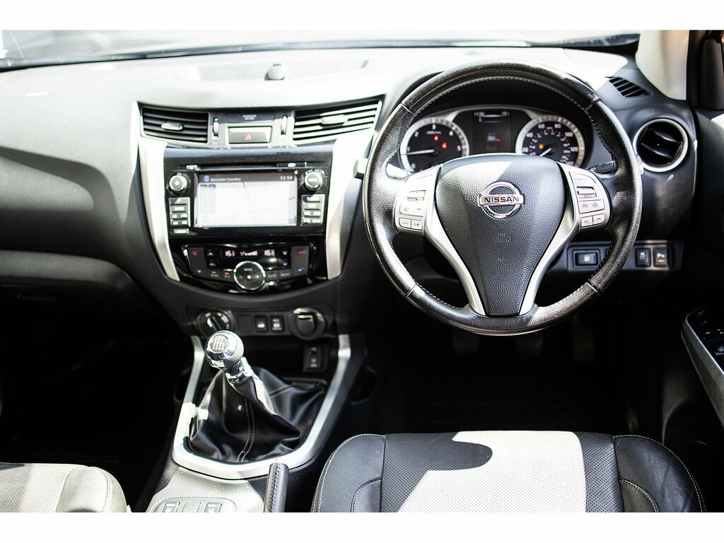 Nissan Navara Dci Tekna Black #2