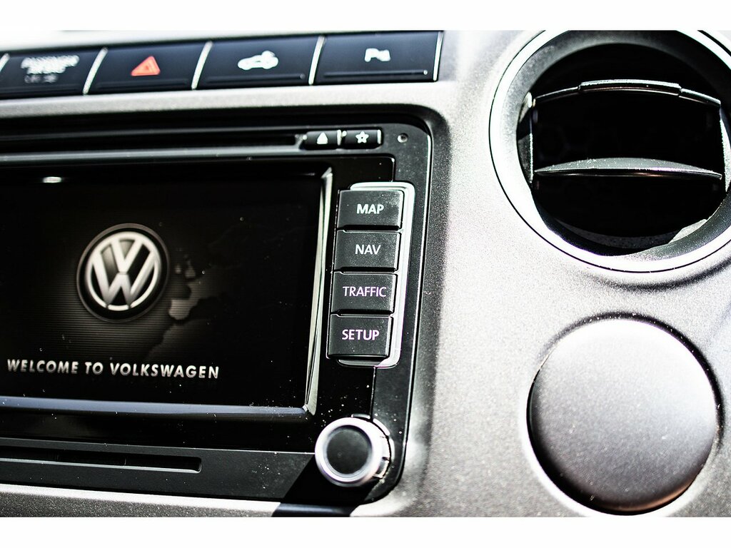 Volkswagen Amarok Dcab Pick Up Highline Silver #16