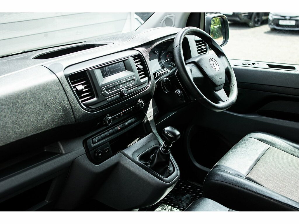 Vauxhall Vivaro 2900 1.5D 100Ps Dynamic H1 Van White #29