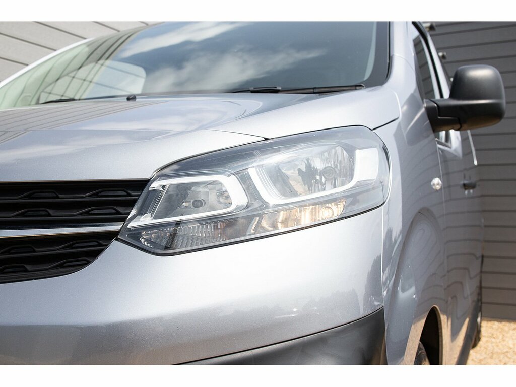 Vauxhall Vivaro 2900 1.5D 100Ps Dynamic H1 Van White #32