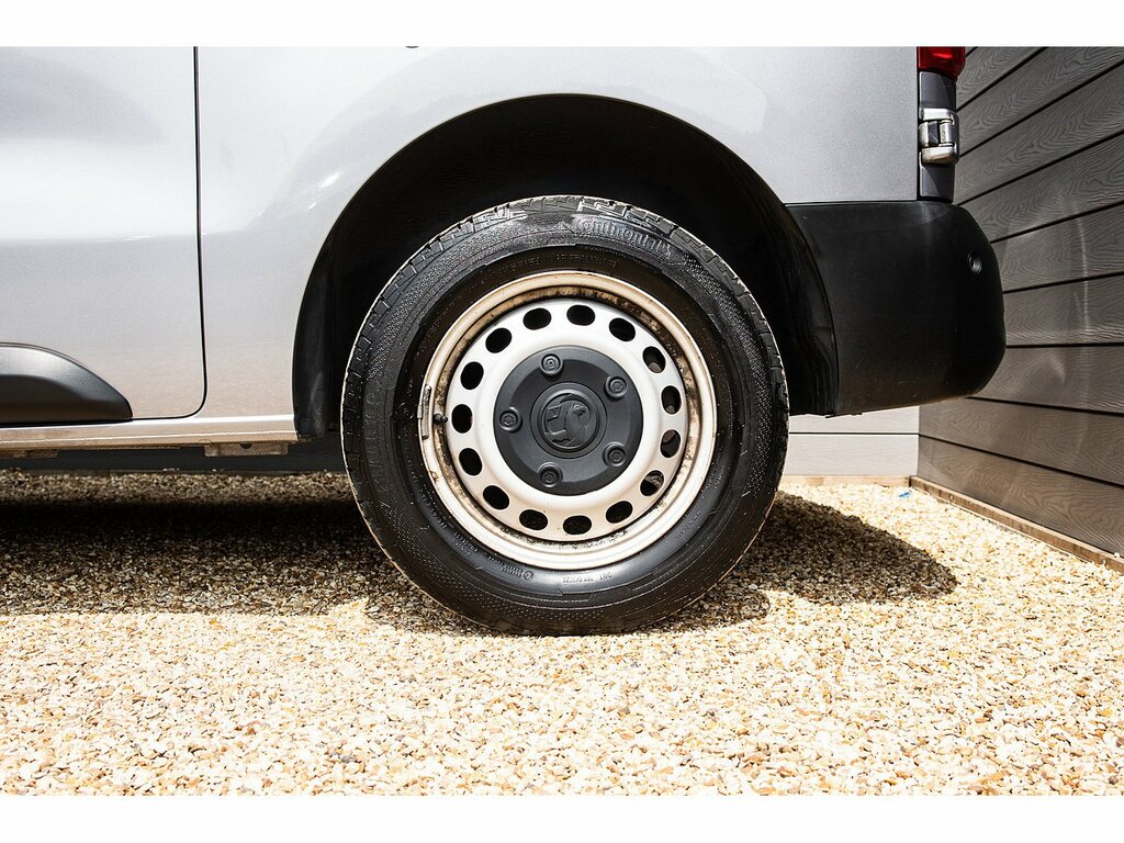 Vauxhall Vivaro 2900 1.5D 100Ps Dynamic H1 Van White #36
