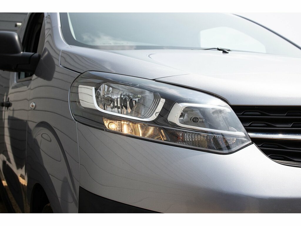 Vauxhall Vivaro 2900 1.5D 100Ps Dynamic H1 Van White #31