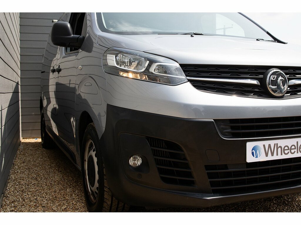 Vauxhall Vivaro 2900 1.5D 100Ps Dynamic H1 Van White #30