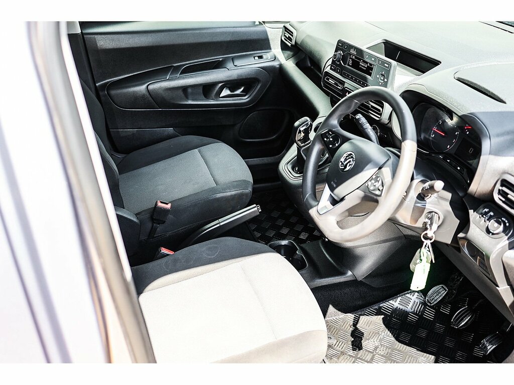 Vauxhall Combo 2300 1.5 Turbo D 100Ps H1 Le Nav Van Grey #26