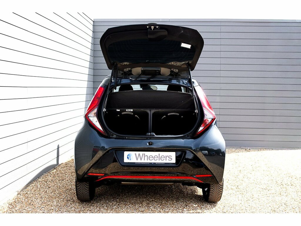 Toyota Aygo  Red #8
