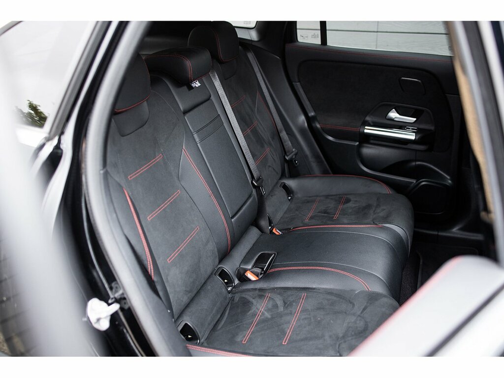 Mercedes-Benz EQA Eqa 250 66.5Kwh Amg Line Premium Black #40