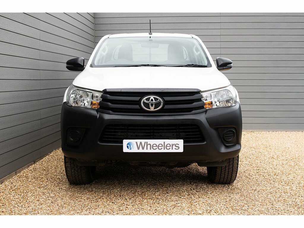 Toyota HILUX D-4d Active White #4
