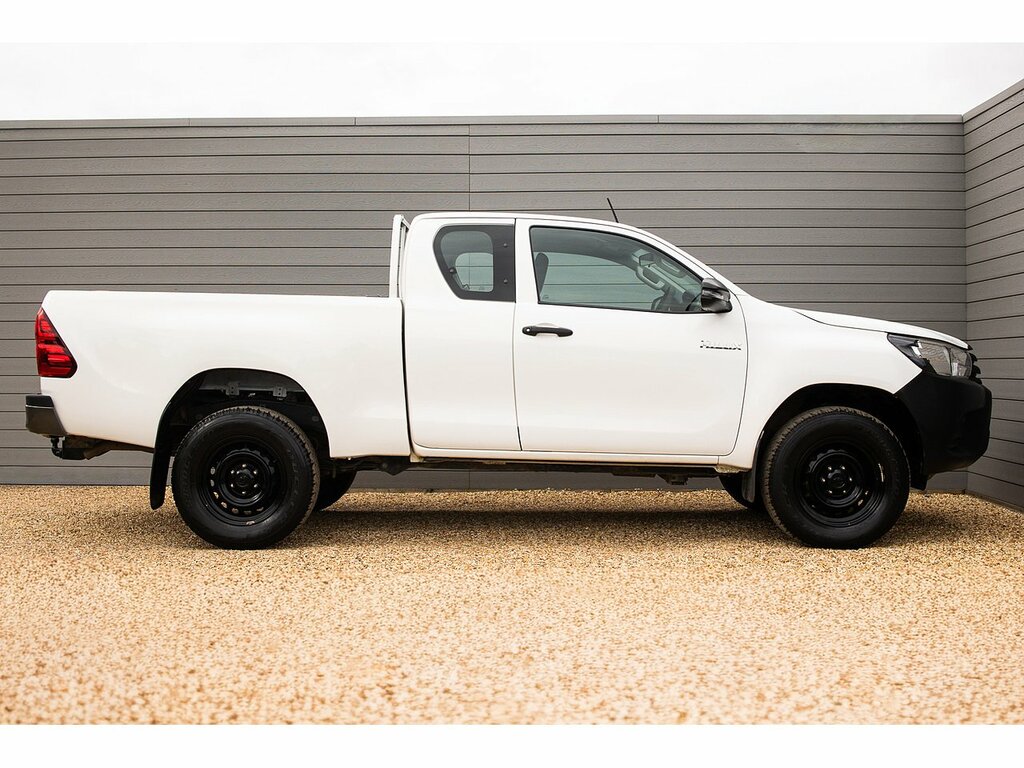Toyota HILUX D-4d Active White #6