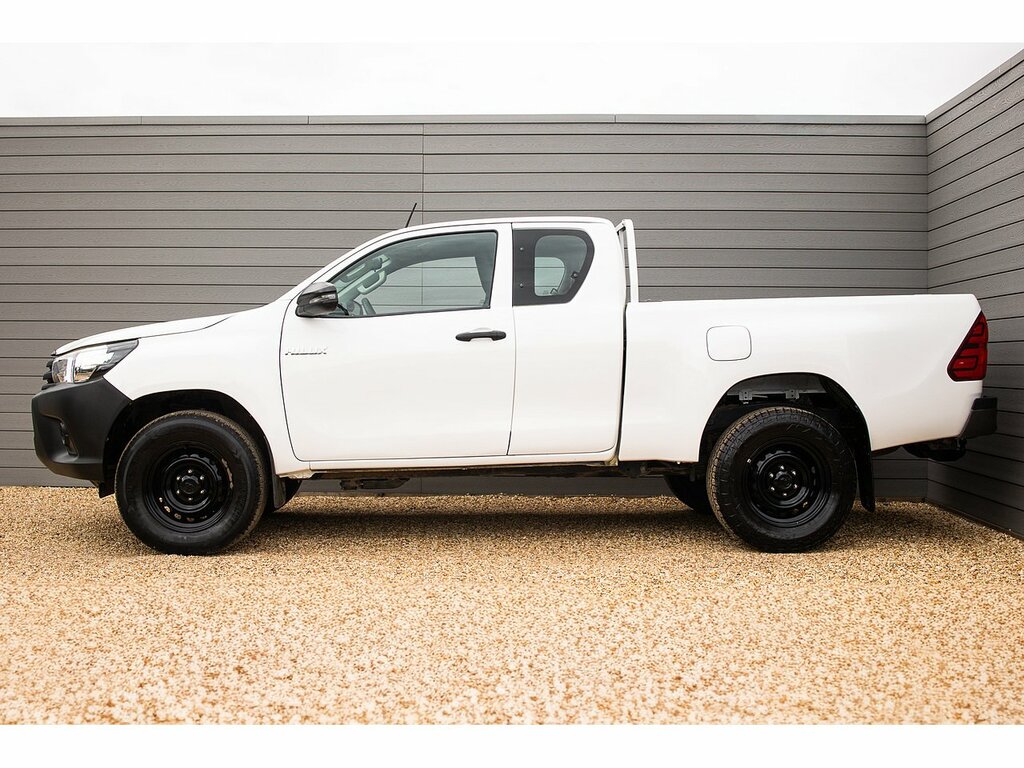 Toyota HILUX D-4d Active White #5