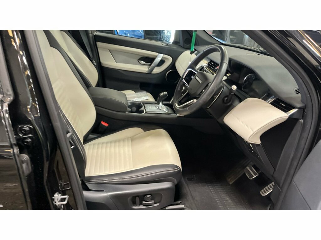 Land Rover Discovery Sport P300e R-dynamic Se Black