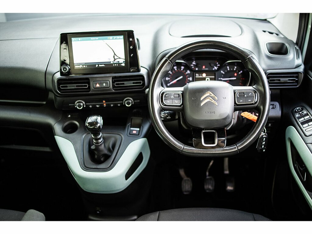 Citroen Berlingo Puretech Flair Green #2