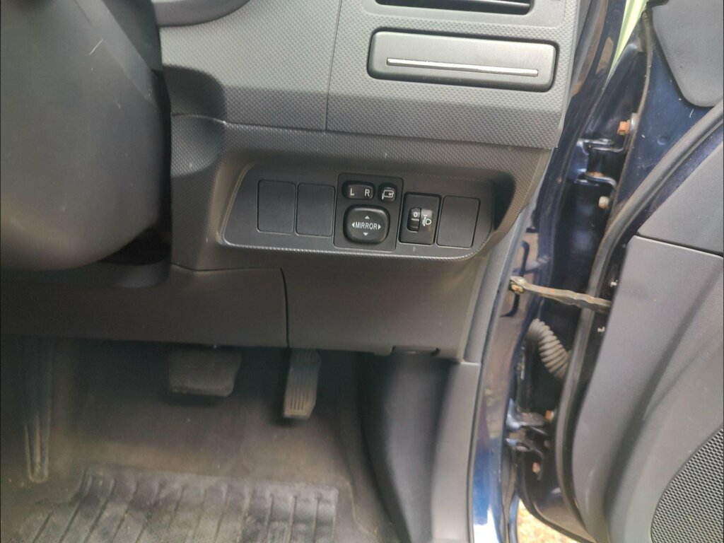 Toyota Auris T Spirit Black #13