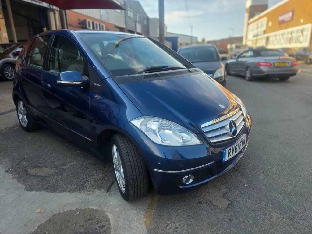 Mercedes-Benz A Class 1.8 A200 Cdi Blueefficiency Sport 7G-dct Euro 5 S Black #2