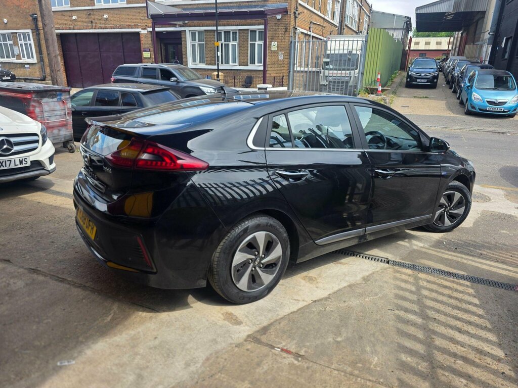 Hyundai Ioniq 1.6 H-gdi Premium Dct Euro 6 Ss Black #2