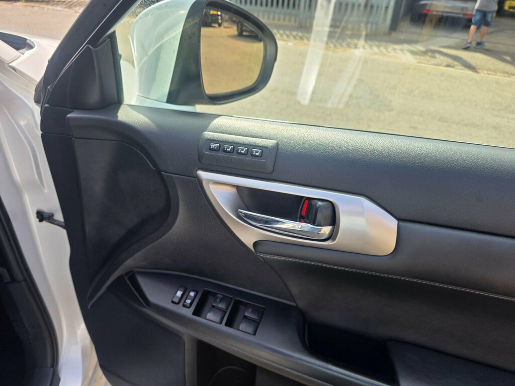 Lexus CT 200H Advance Plus Black #29