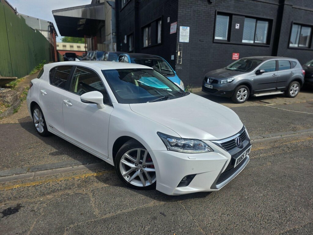 Lexus CT 1.8 200H Premier Cvt Euro 6 Ss White