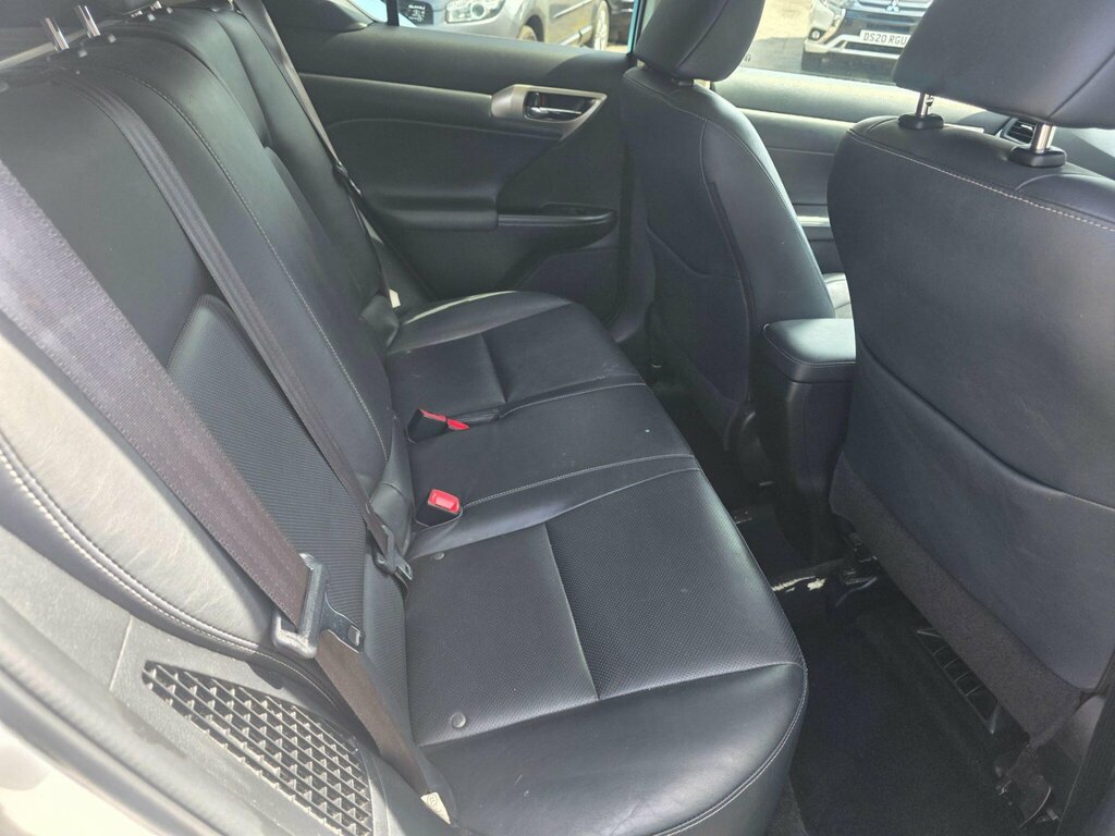 Lexus CT 200H Advance Plus Black #21