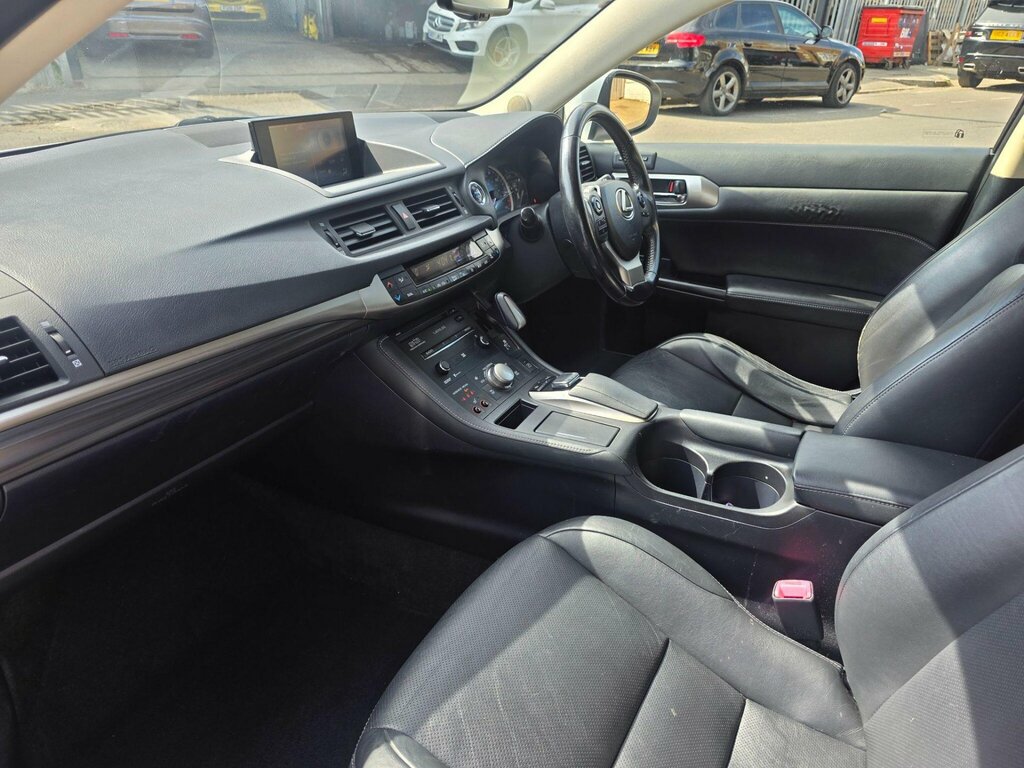 Lexus CT 200H Advance Plus Black #18