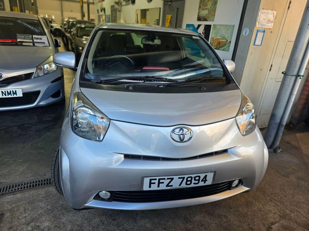 Toyota IQ 1.0 Vvt-i 2 Multidrive Euro 5 Silver #3