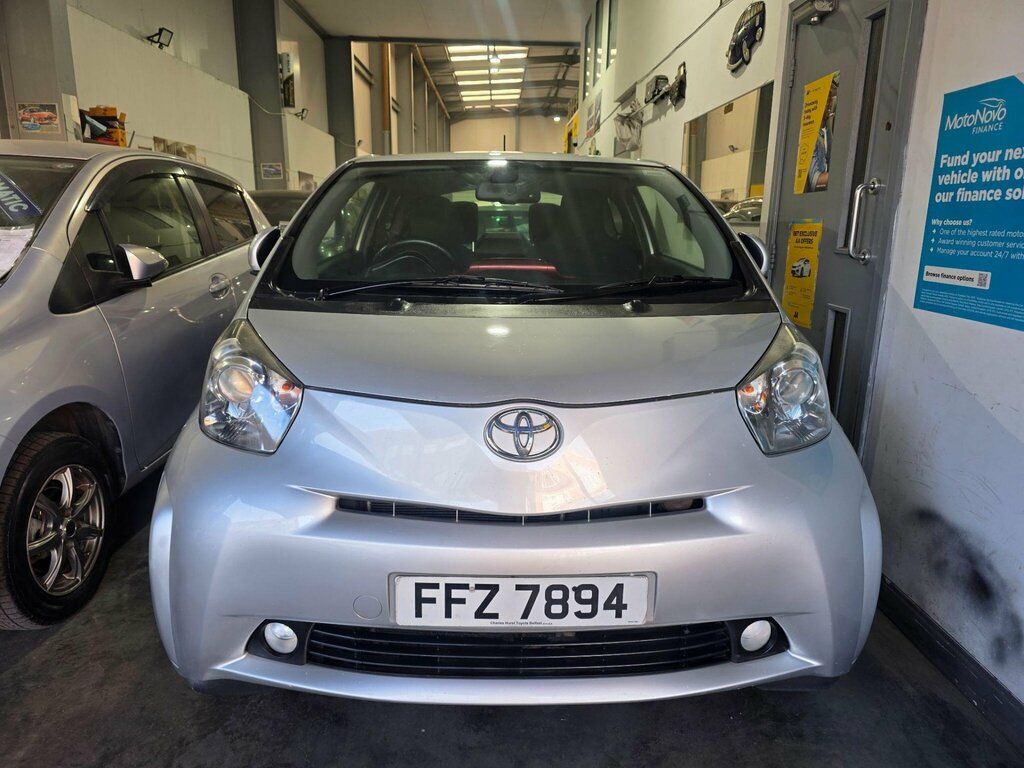 Toyota IQ 1.0 Vvt-i 2 Multidrive Euro 5 Silver #6
