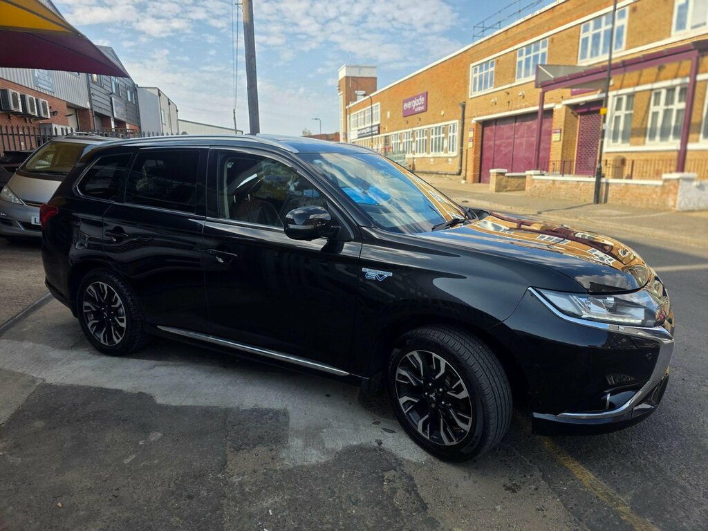 Mitsubishi Outlander 2.0H 12Kwh 4Hs Cvt 4Wd Euro 6 Ss Black #3