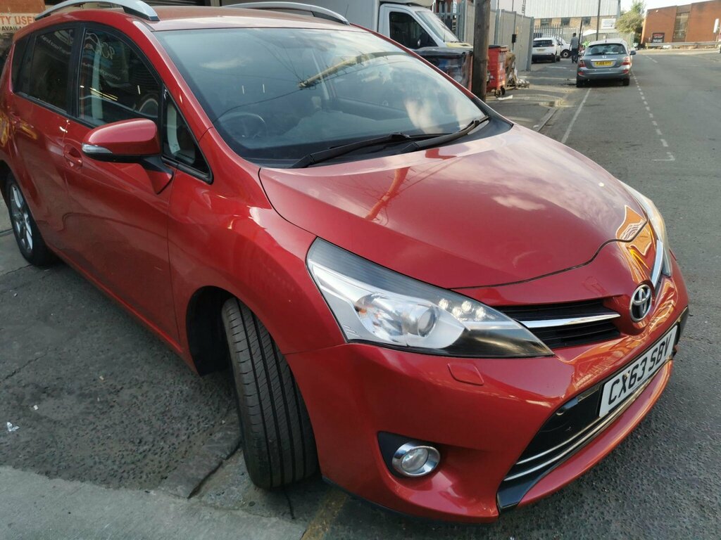 Toyota Verso 1.8 V-matic Excel Multidrive S Euro 5 Euro 5 Red #3