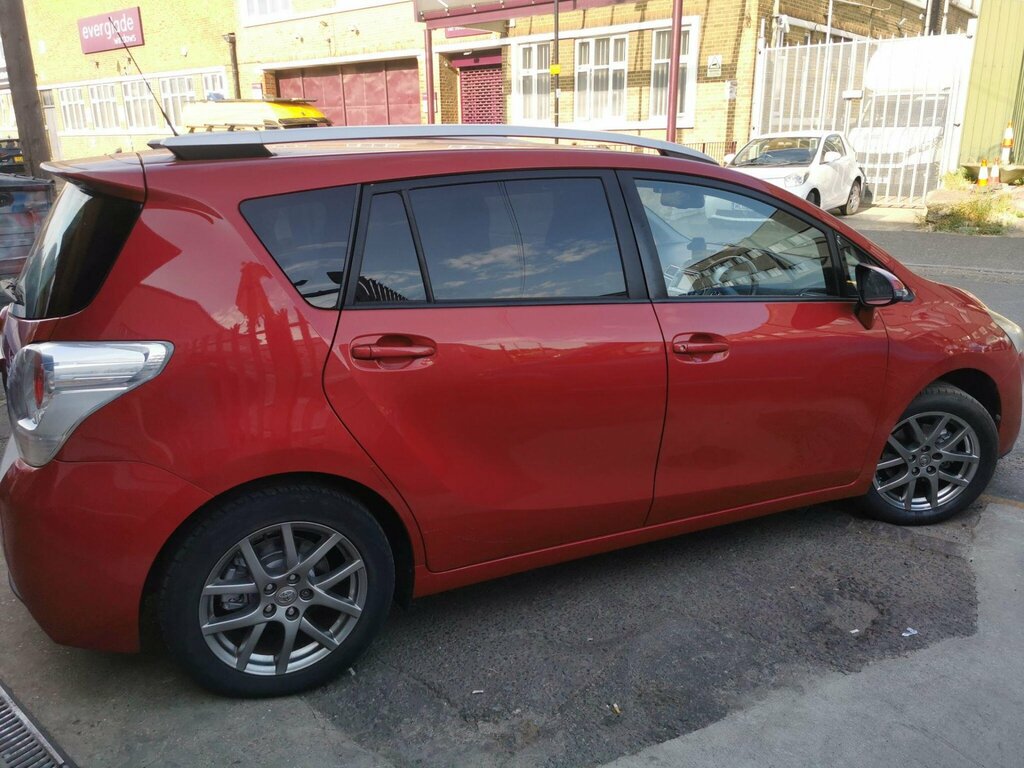 Toyota Verso 1.8 V-matic Excel Multidrive S Euro 5 Euro 5 Red #2
