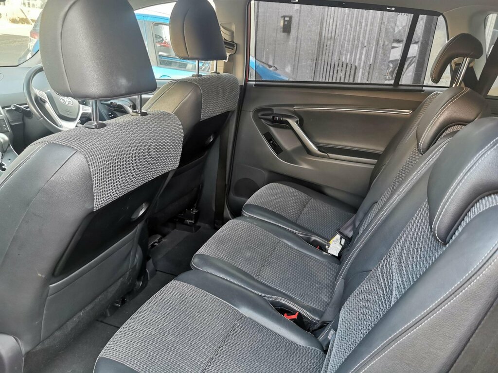 Toyota Verso D-4d Icon Grey #15