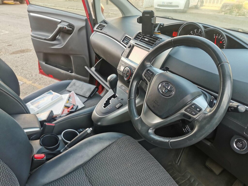 Toyota Verso D-4d Icon Grey #10