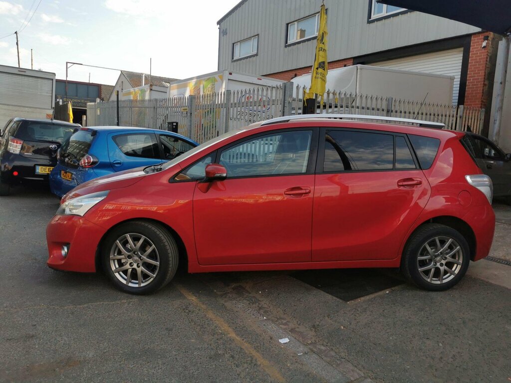 Toyota Verso D-4d Icon Grey #7